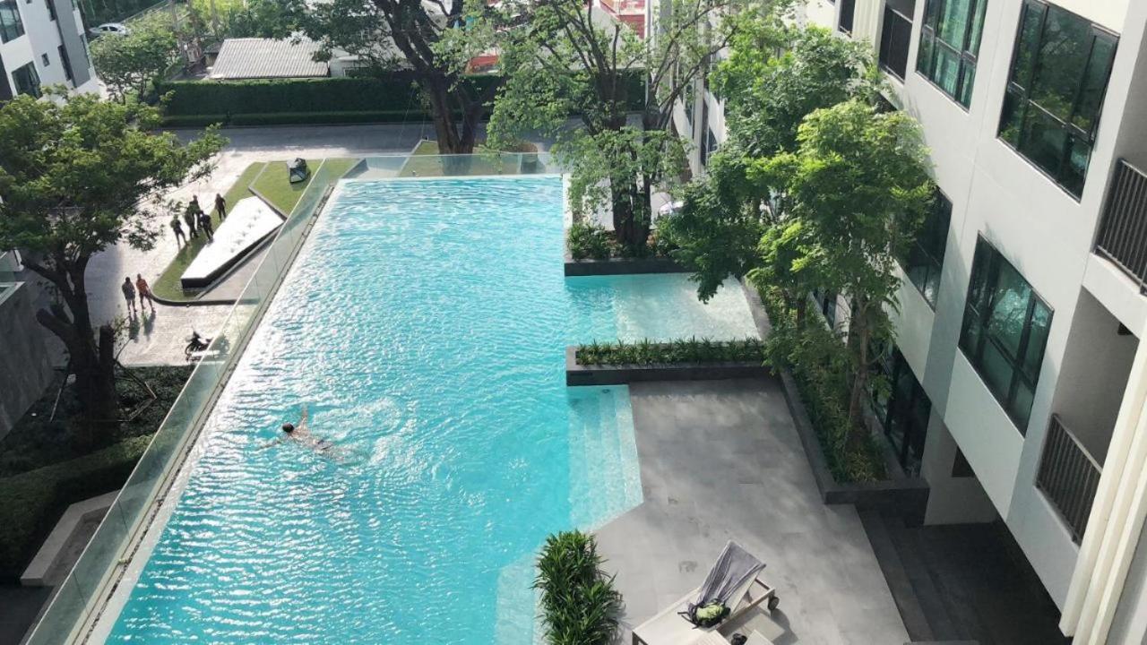 Great Location With Infinity Pool -central Apartemen *