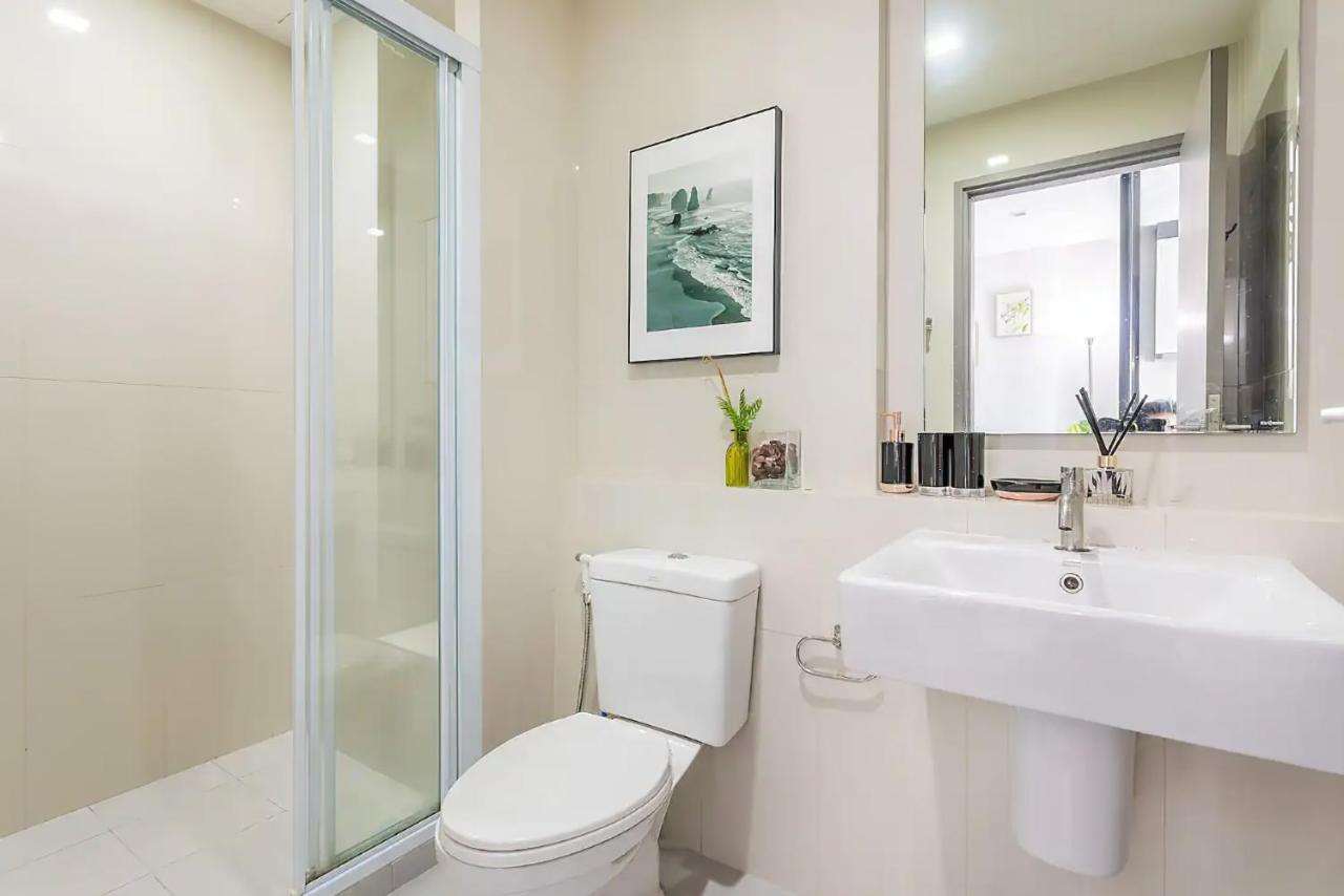Great Location With Infinity Pool -central Apartemen