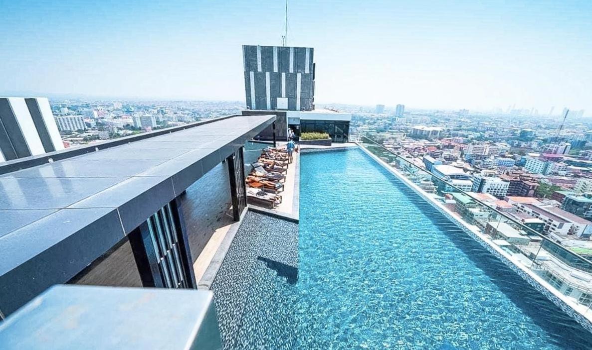 Apartemen Great Location With Infinity Pool -central *